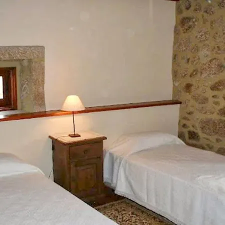 House With 2 Bedrooms In Gouveia With Wonderful Mountain View And Terrace 25 Km From The Slopes * Gouveia (Guarda)