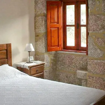 House With 2 Bedrooms In Gouveia With Wonderful Mountain View And Terrace 25 Km From The Slopes *