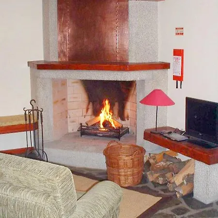 House With 2 Bedrooms In Gouveia With Wonderful Mountain View And Terrace 25 Km From The Slopes Gouveia (Guarda)